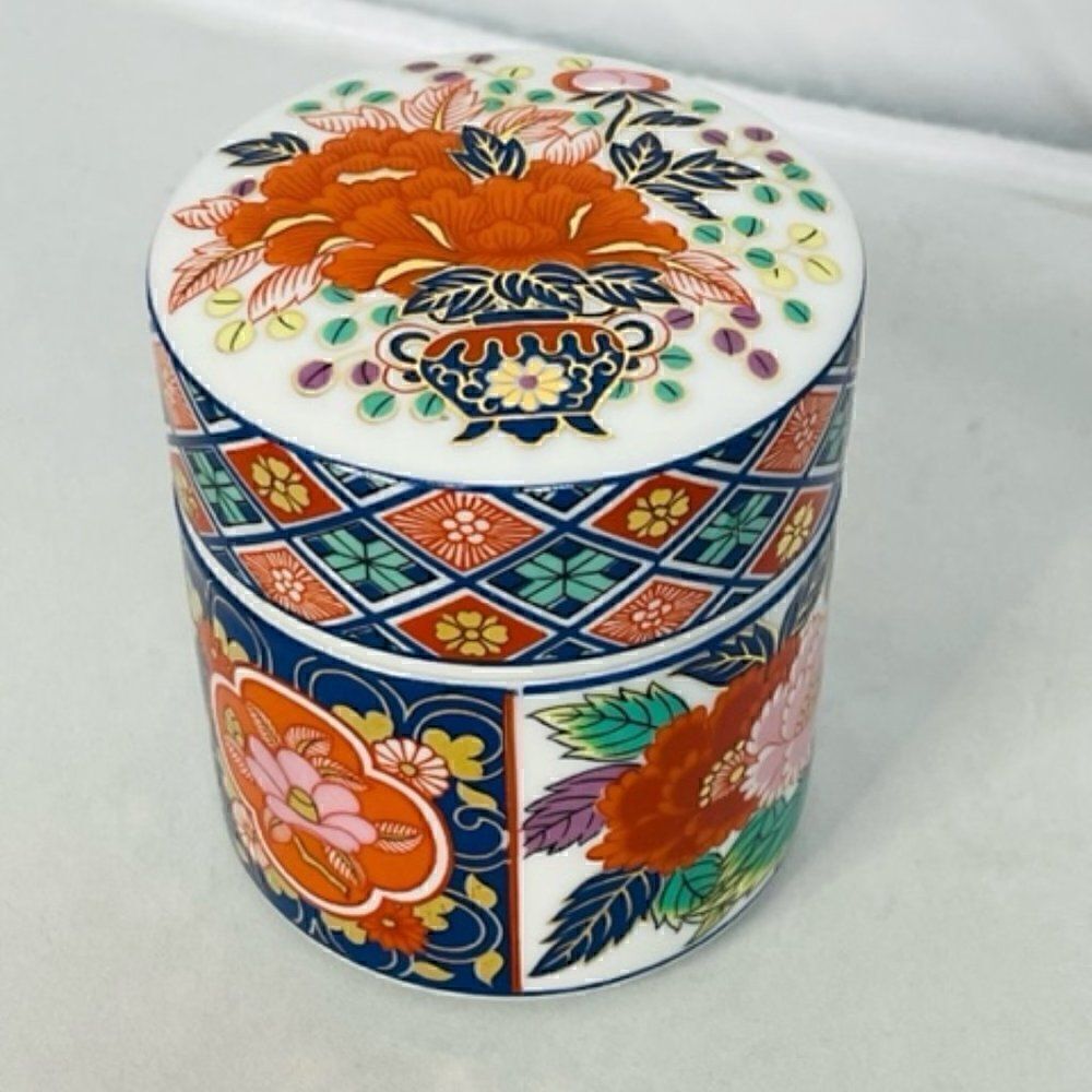 Vintage Japan Toyo porcelain lidded spice trinket jar Red Floral Blue Green Exce